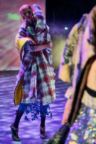 Look 30